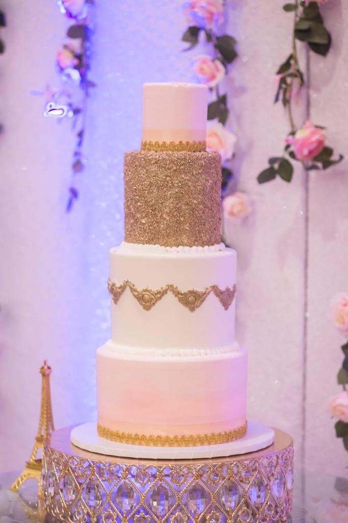 Pastel con detalles