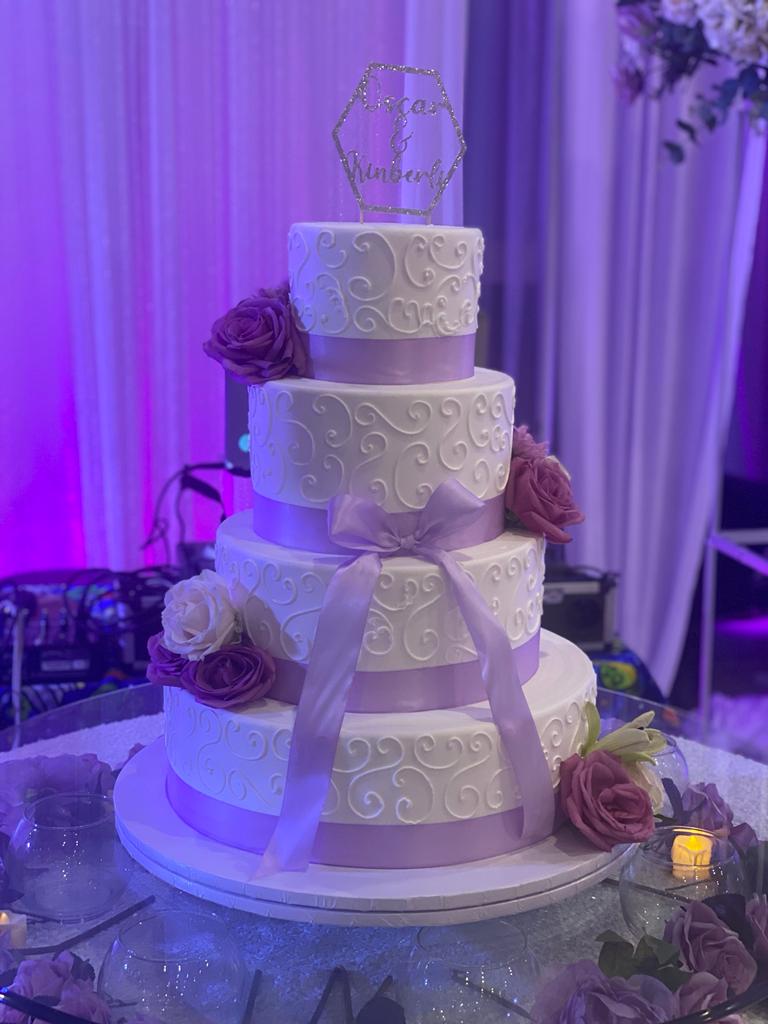 Pastel con listón